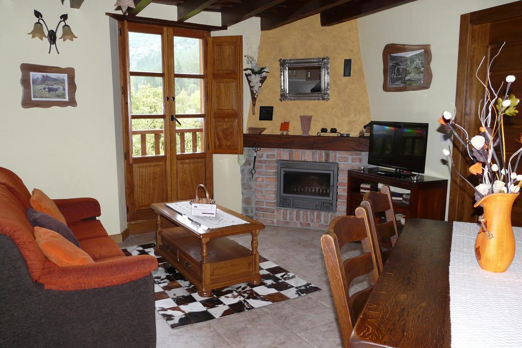Apartamentos La Condesa Valmeo Buitenkant foto