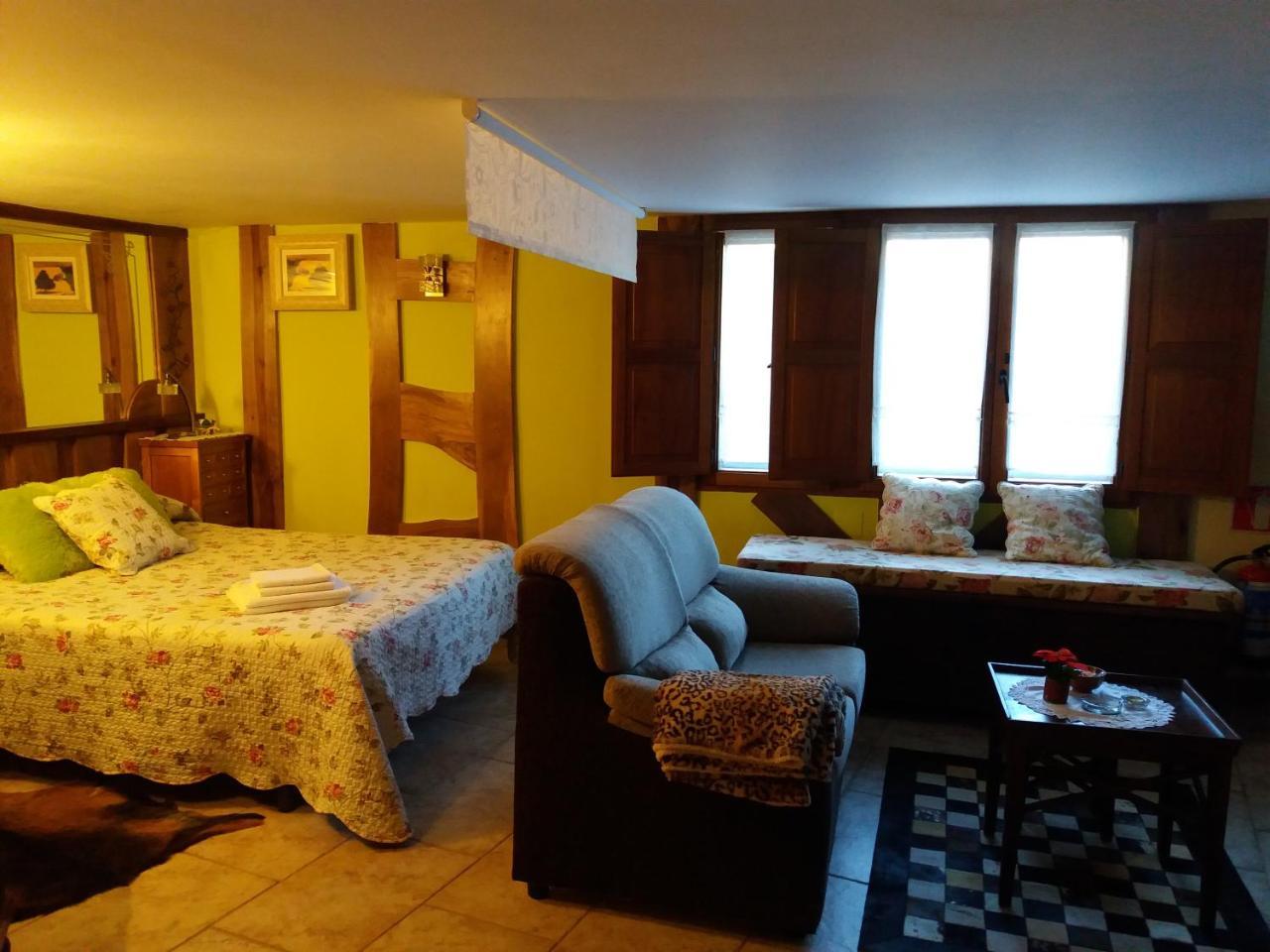 Apartamentos La Condesa Valmeo Buitenkant foto