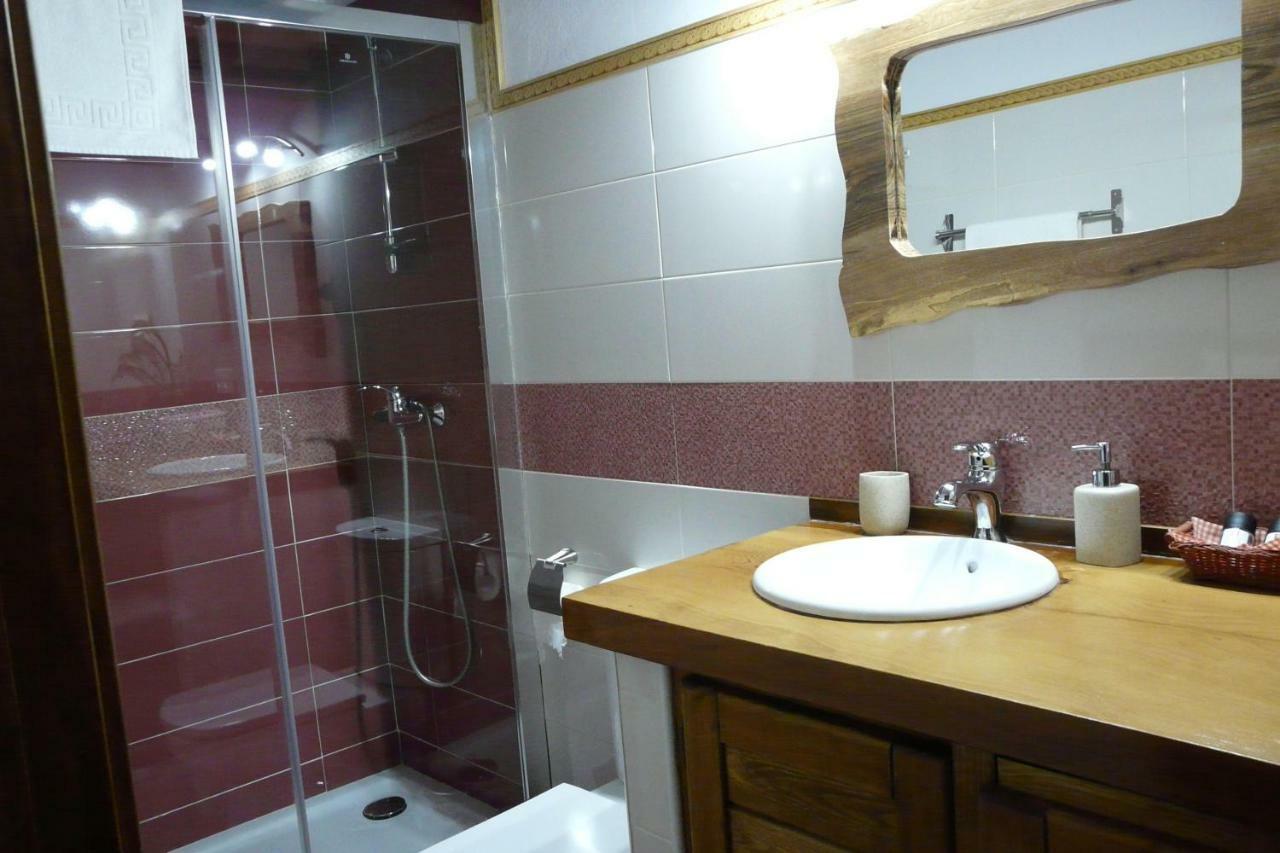 Apartamentos La Condesa Valmeo Buitenkant foto
