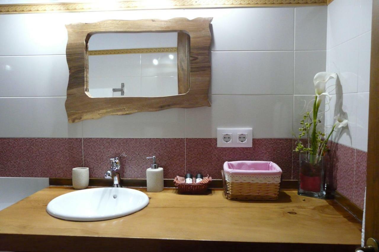 Apartamentos La Condesa Valmeo Buitenkant foto