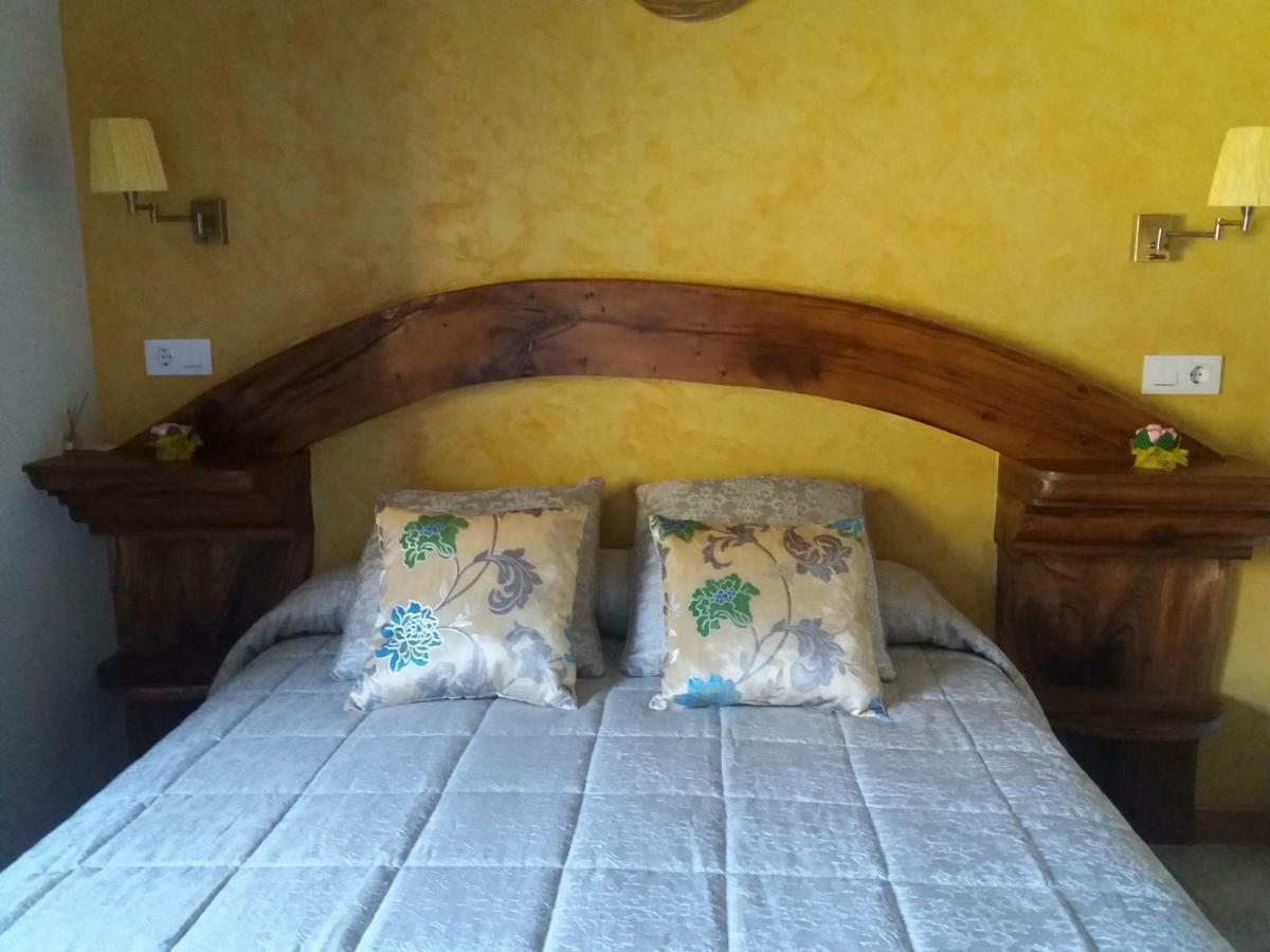 Apartamentos La Condesa Valmeo Buitenkant foto