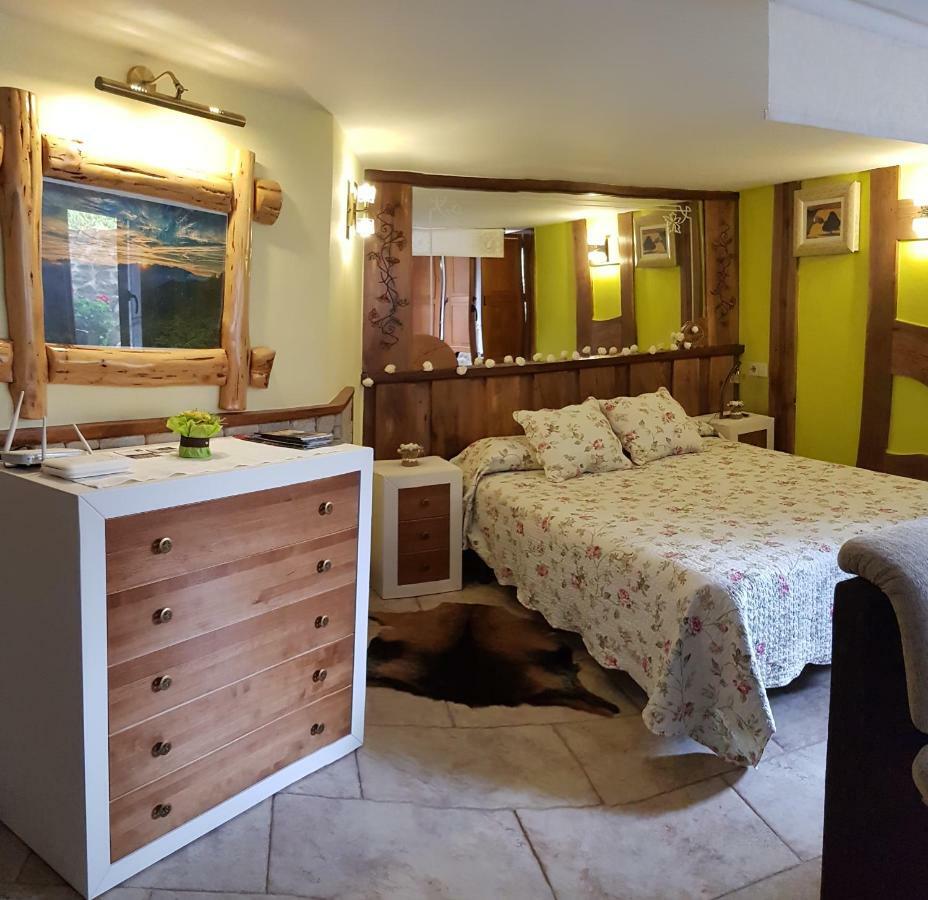 Apartamentos La Condesa Valmeo Buitenkant foto